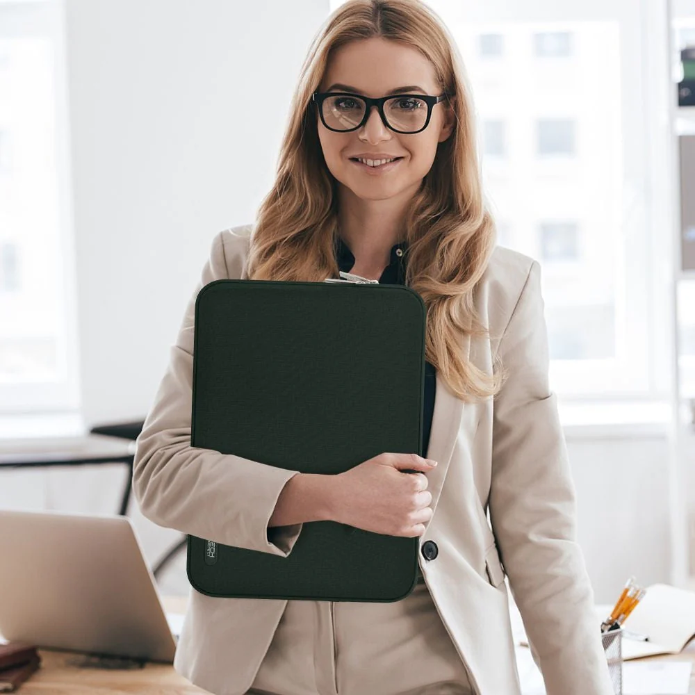 Schutzhülle für 15" / 16" Laptop, Tech-Protect Sleevy, Dunkelgrün - Image 9