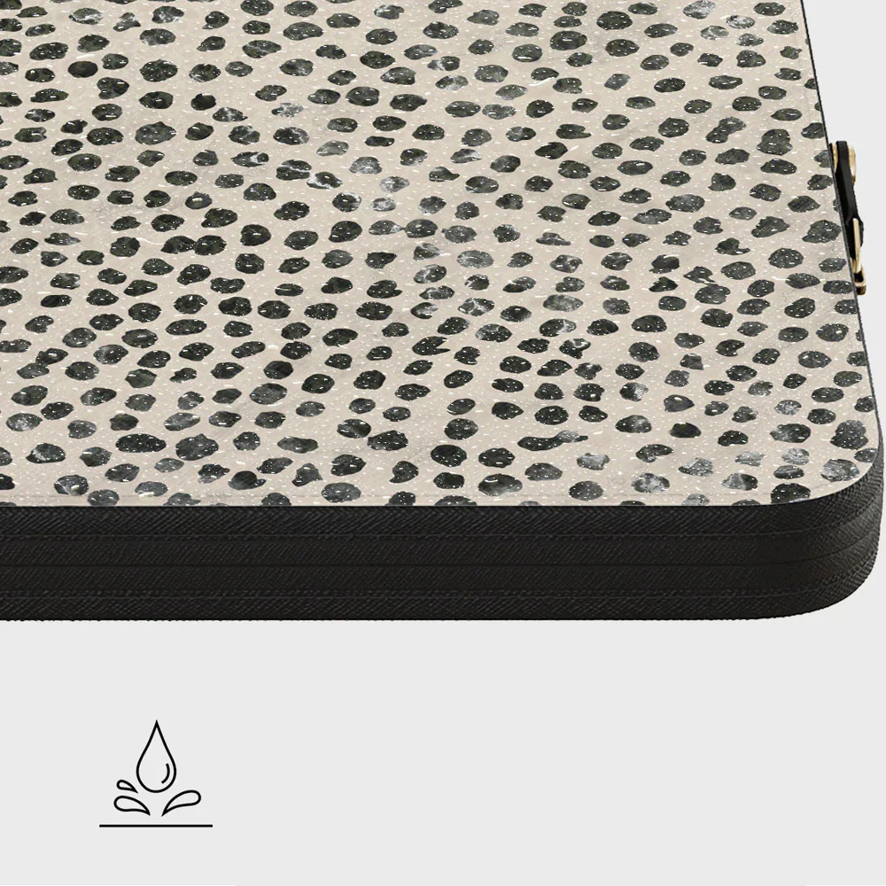 Universal Laptoptasche bis zu 14“ Burga Almond Latte, Beige mit schwarzen Punkten - Image 8